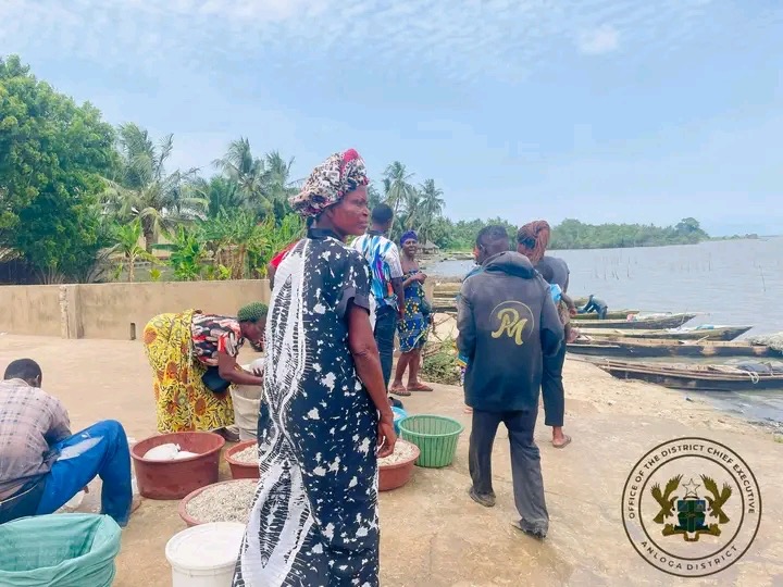 Anloga DCE inspects Woe Mini Inland Harbour after fishermen raise concerns