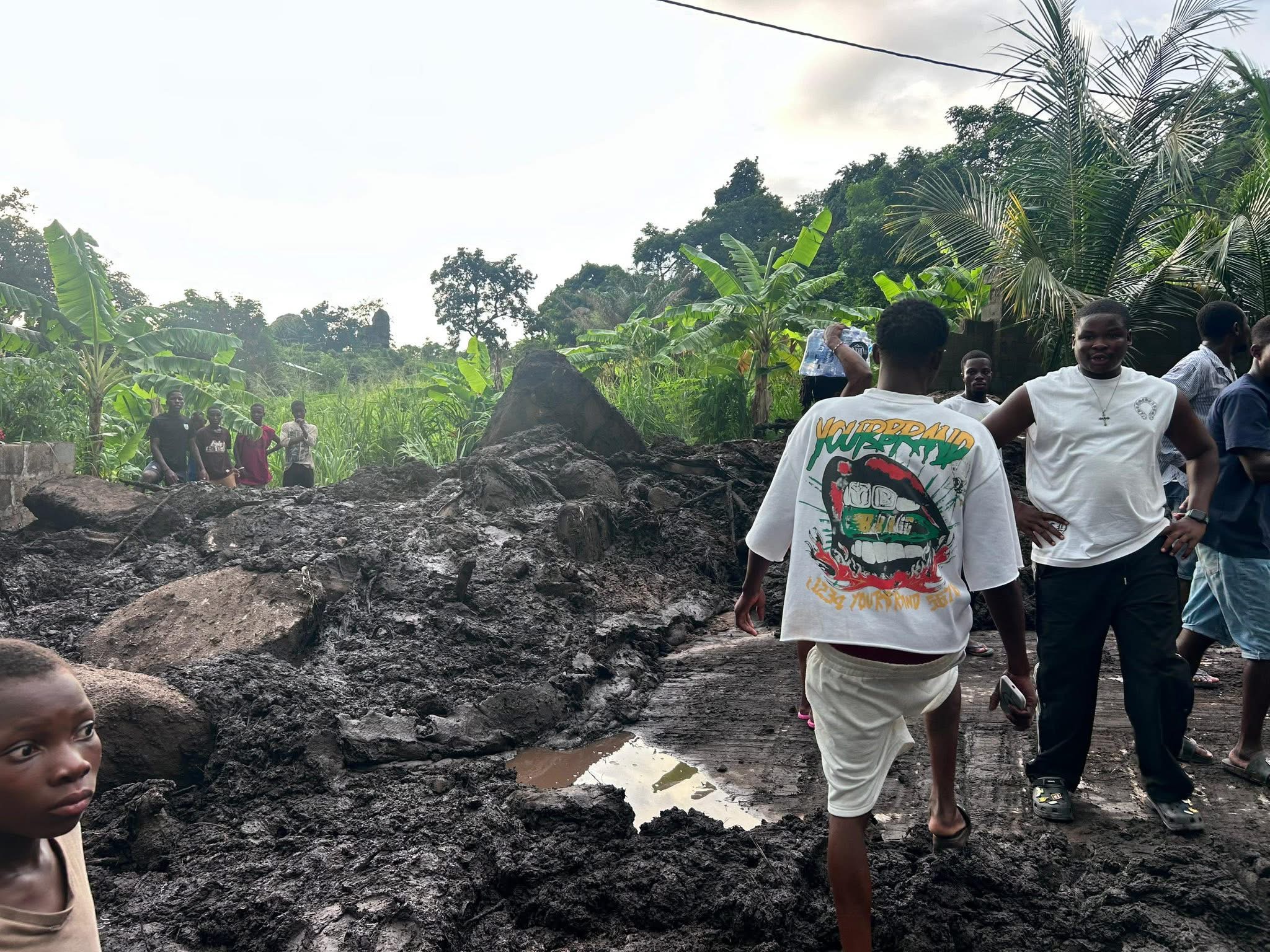 Gov’t delegation led by the Volta Regional Minister and Adaklu MP support mudslide victims with Ghs20,000