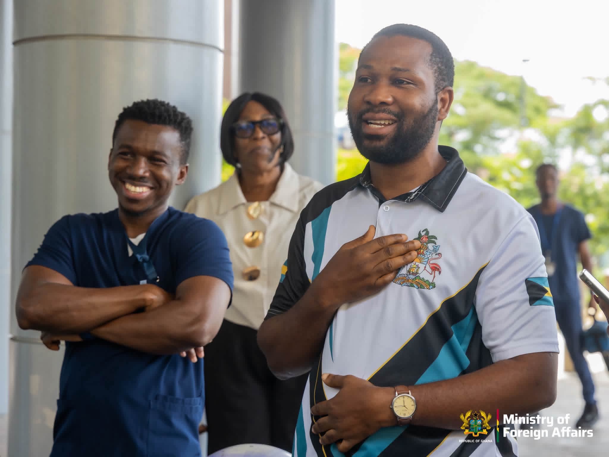 Ghana's Foreign Affairs Minister Checks on Nurses in Bahamas Hospital During Independence Visit