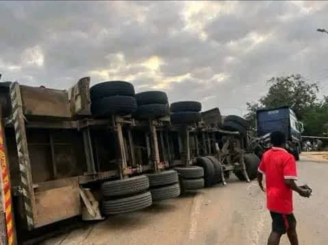 MP Kwame Lukutor Commends Sokpoe Residents for Exemplary Honesty and Integrity After Truck Accident