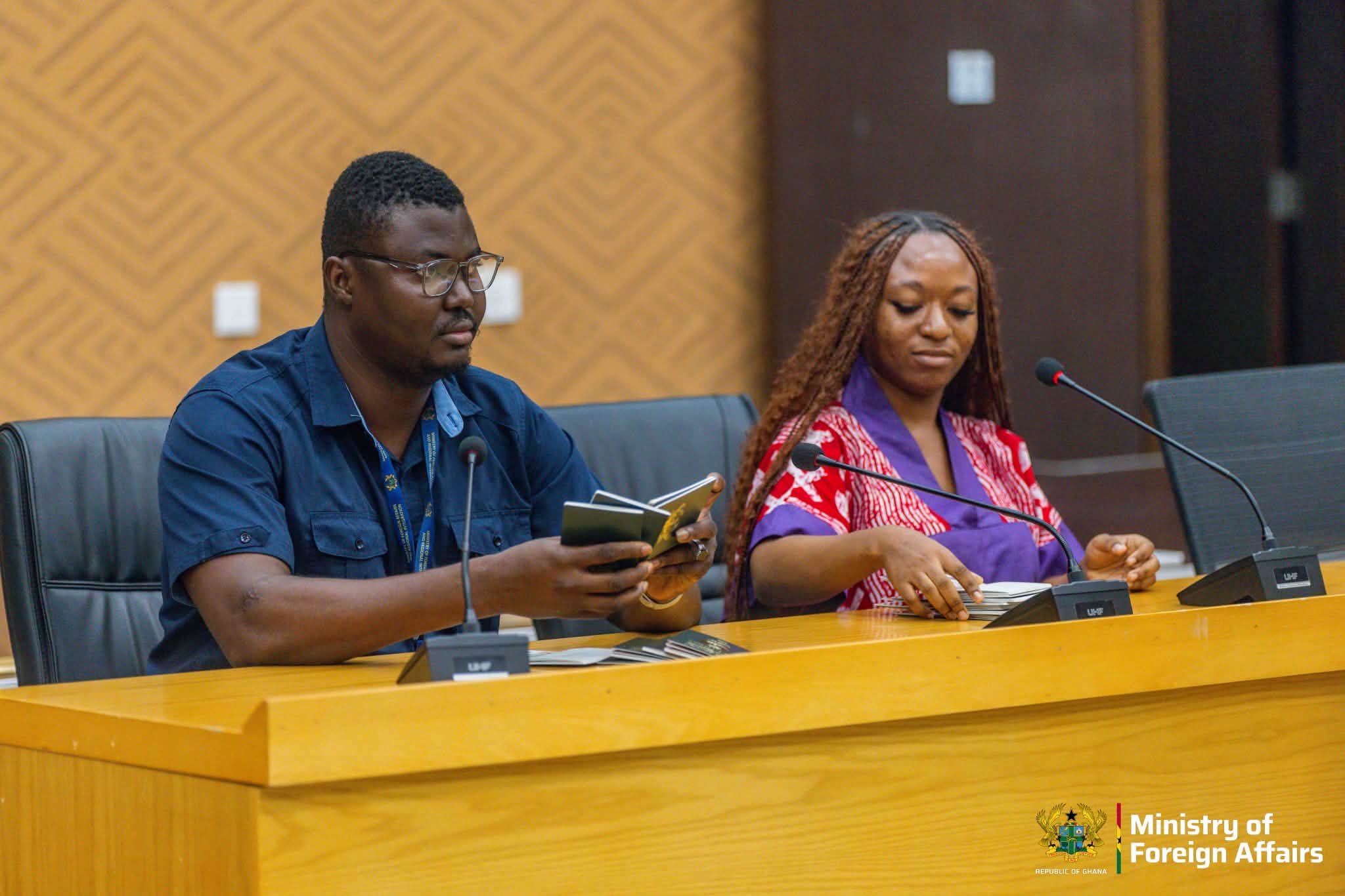 Ministry of Foreign Affairs Begins Free Replacement of Chip-Embedded Passports for Flood Victims