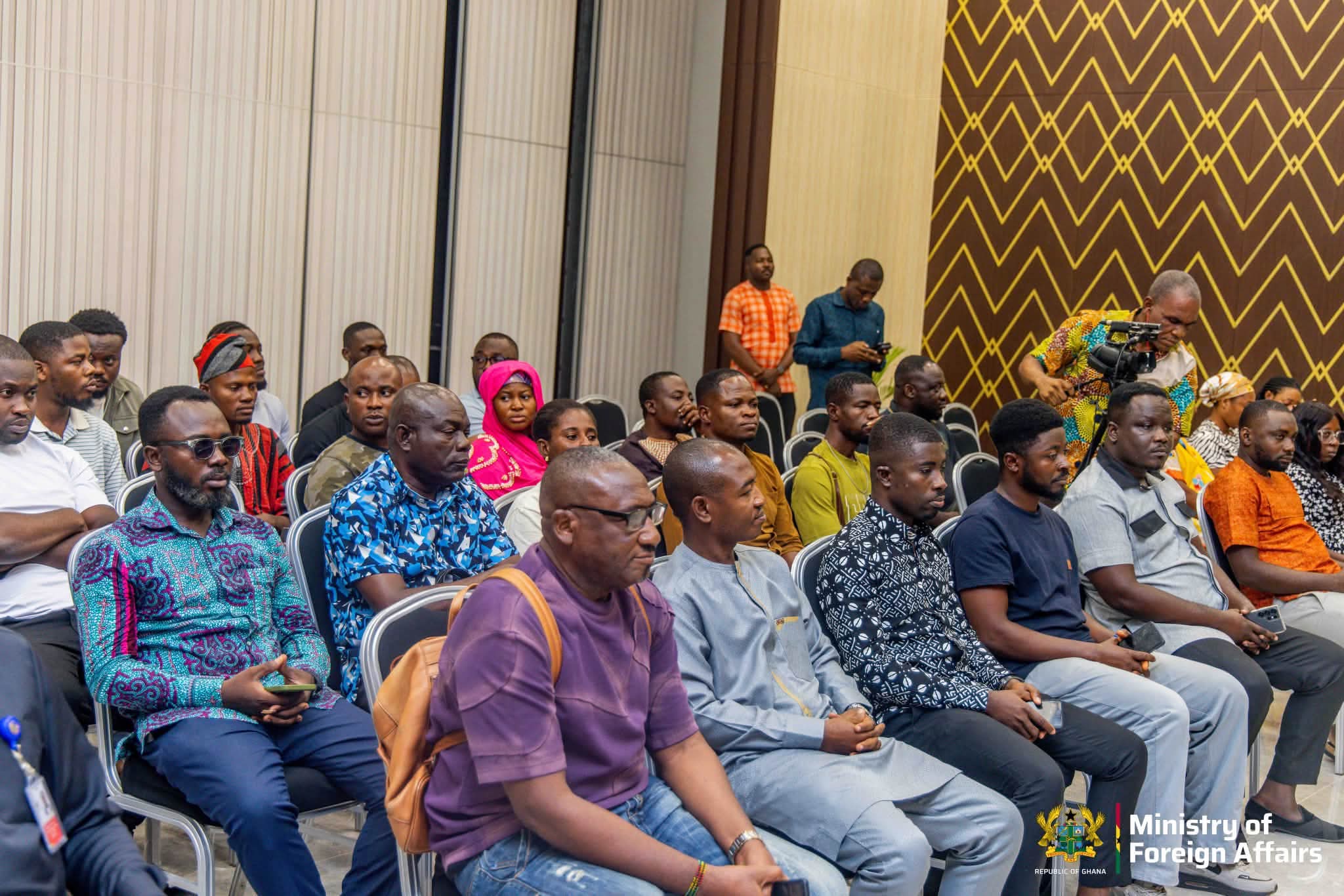 Ministry of Foreign Affairs Begins Free Replacement of Chip-Embedded Passports for Flood Victims