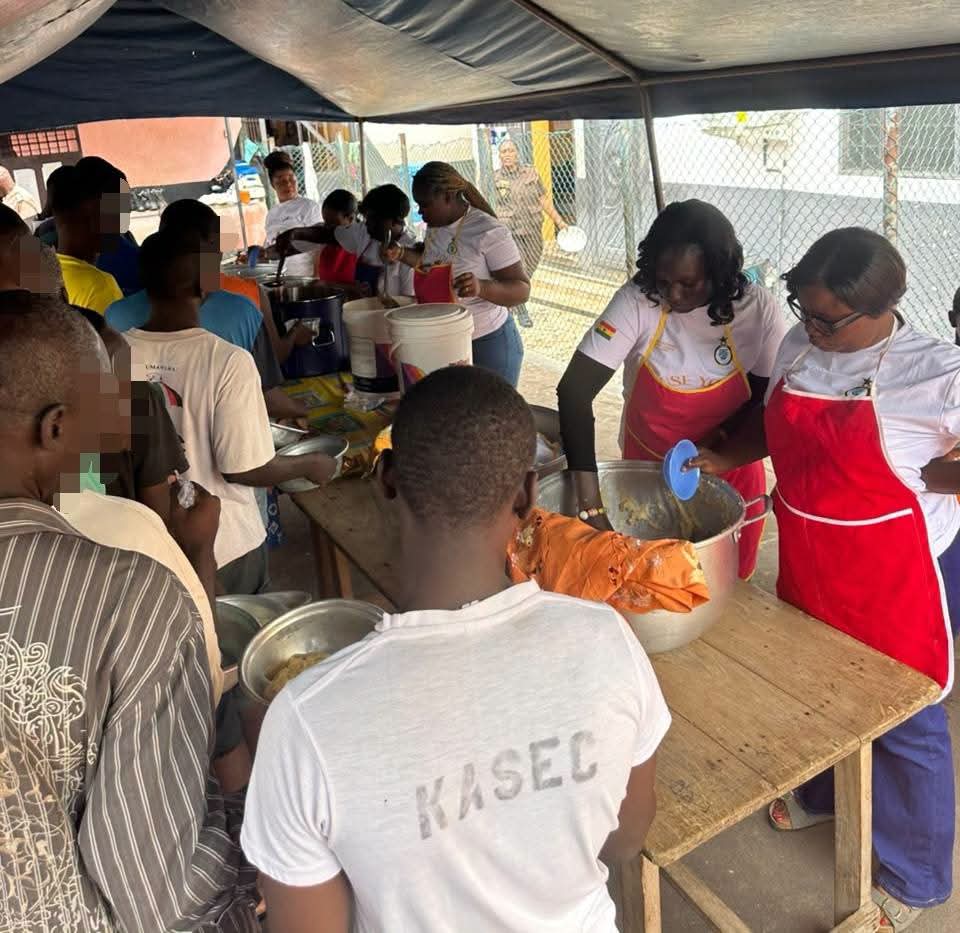 Outgoing Officer SCO Kwaku Adams Shares Send-Off Meal with Ho Central Prison Inmates