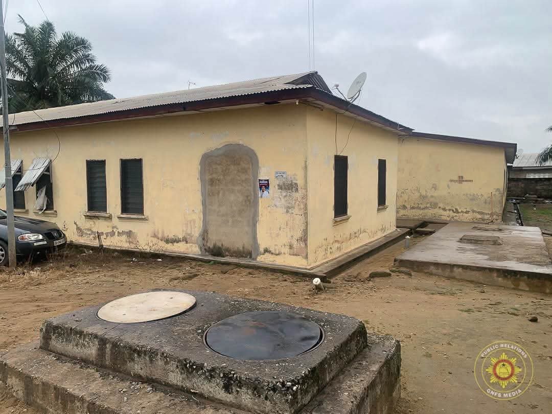GNFS Crew Prevents Massive Disaster as Fire Hits Compound House in Asokore