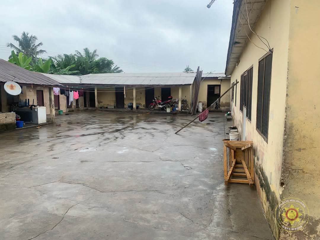 GNFS Crew Prevents Massive Disaster as Fire Hits Compound House in Asokore