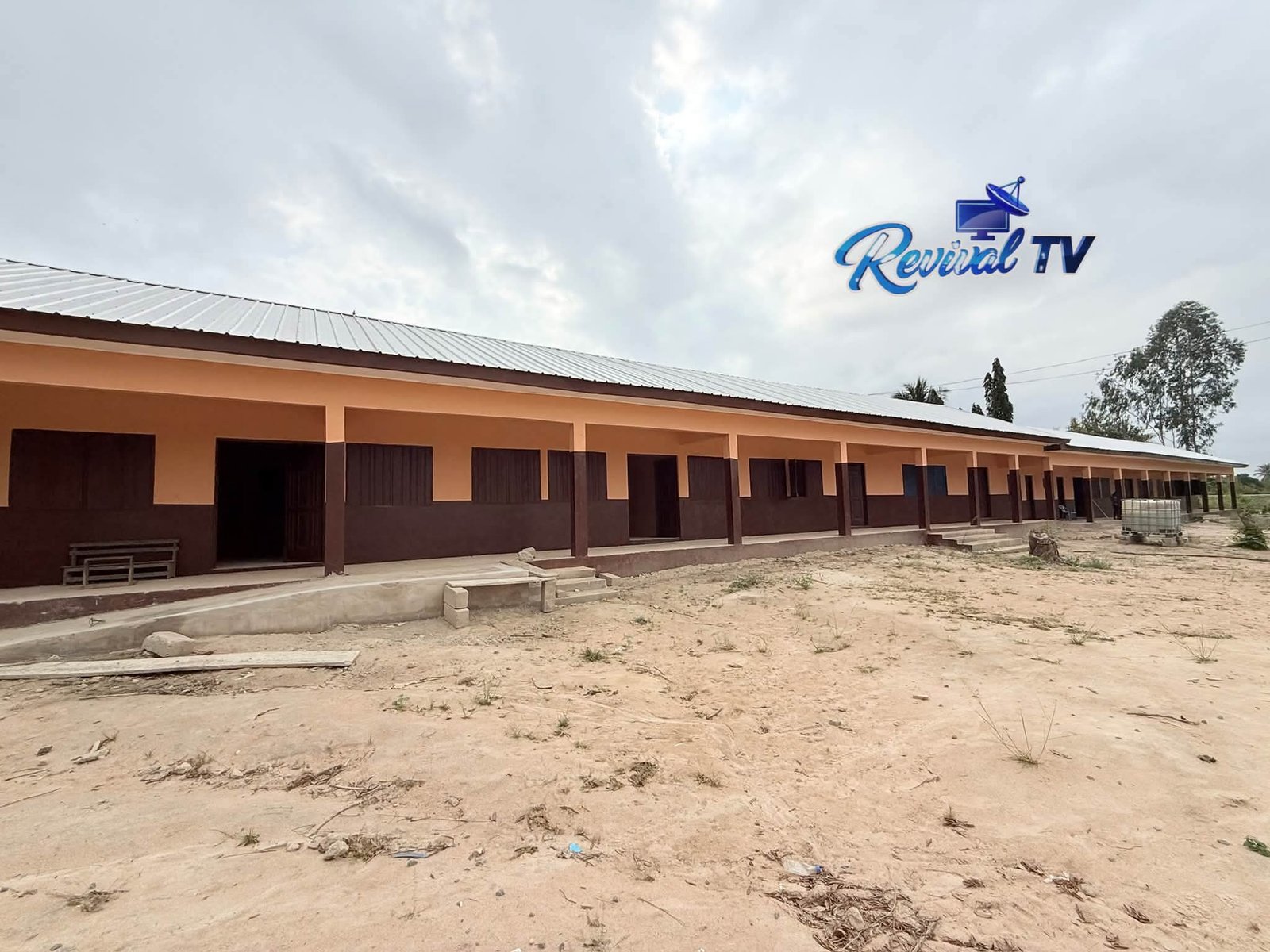 New Six-Unit Classroom Block Commissioned for Tadzewu Law Memorial Basic School