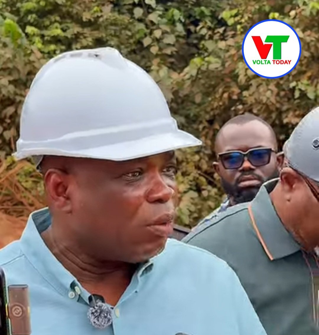 Roads Minister Confronts Contractor Over ‘Eye Service’ Delay