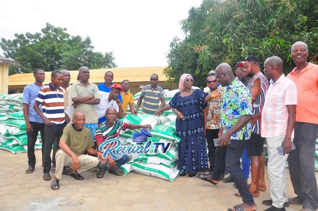 Hon. Dzifa Gomashie Presents 2,000 Bags of Fertilizer to Ketu South Farmers for Distribution
