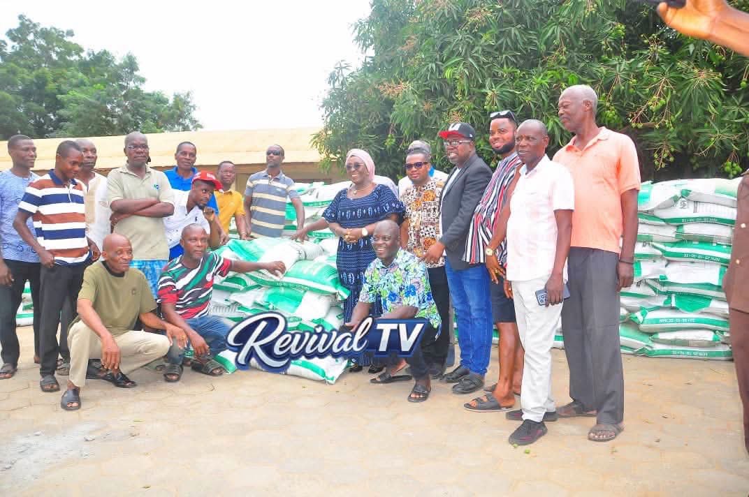 Hon. Dzifa Gomashie Presents 2,000 Bags of Fertilizer to Ketu South Farmers for Distribution