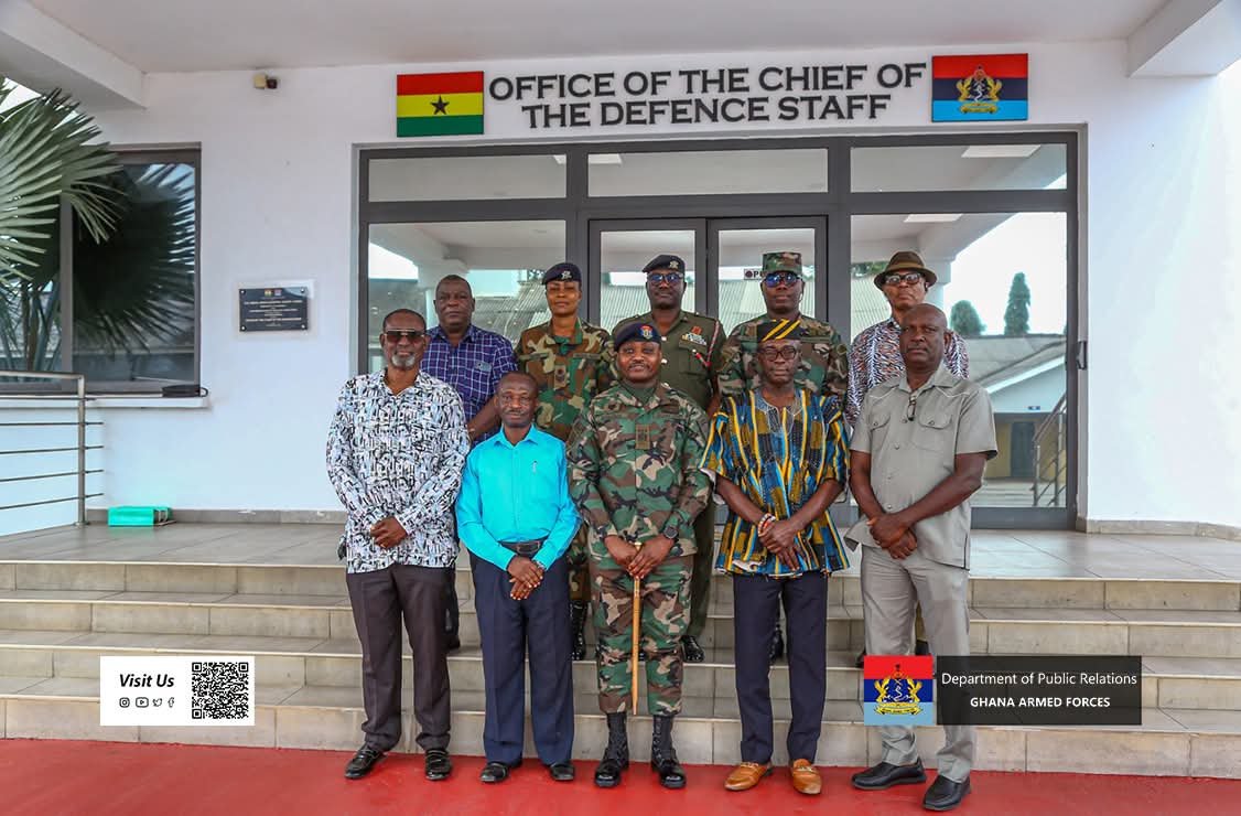Retired Regimental Sergeant Majors Pay Courtesy Call on Forces Sergeant Major