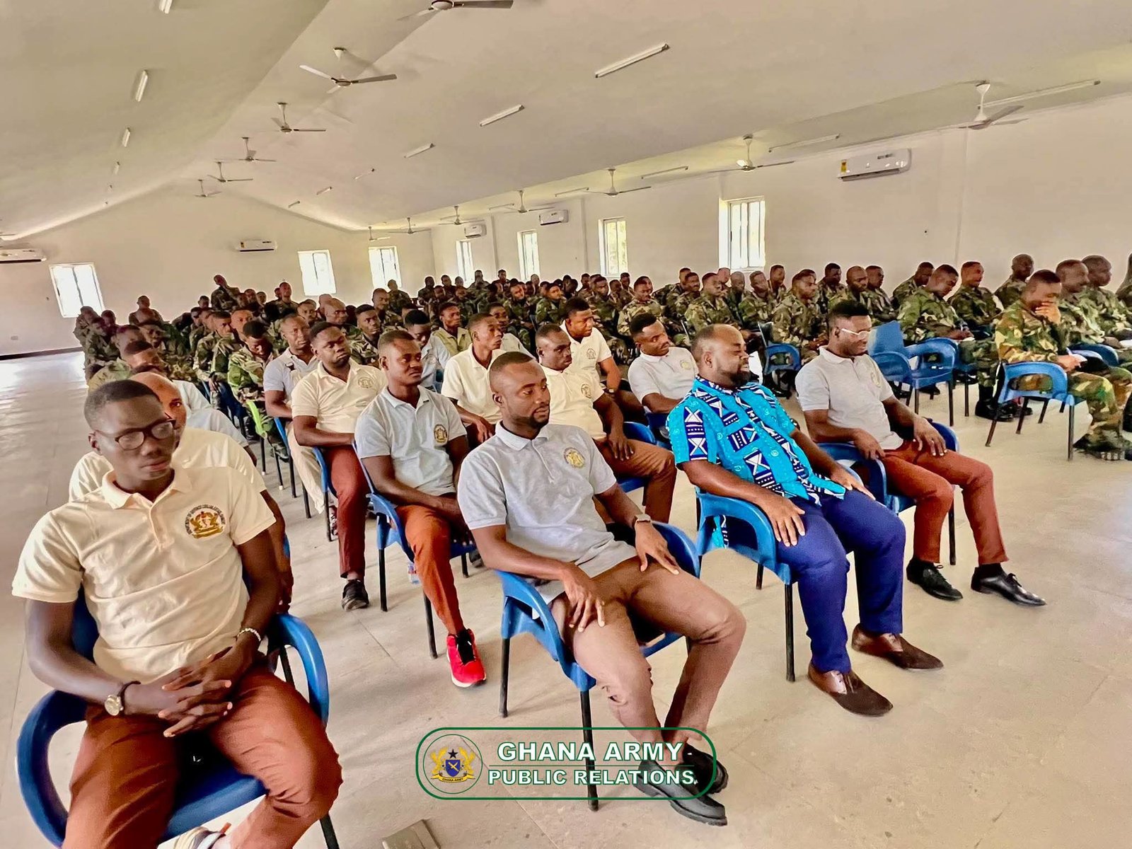 Commander 15 Armoured Brigade Embarks on Maiden Familiarisation Visit to 155 Armoured Regiment