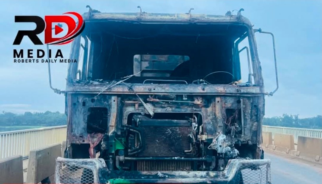 Tipper Truck Gutted by Fire on Sogakope Bridge: Traffic Flow Disruptions Managed