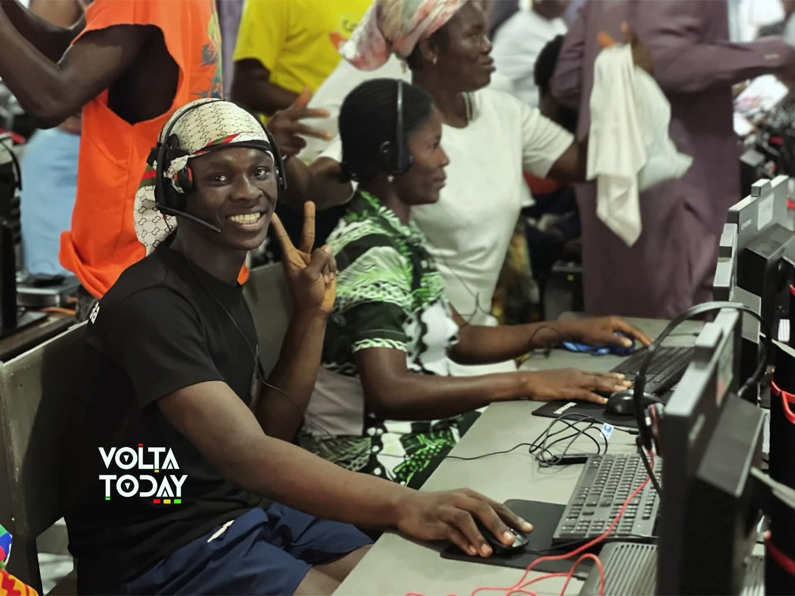 PICTURES: Moments Etornam and Dignitaries Inspects Her Newly Sponsored ICT Lab at Juapong RC Basic School
