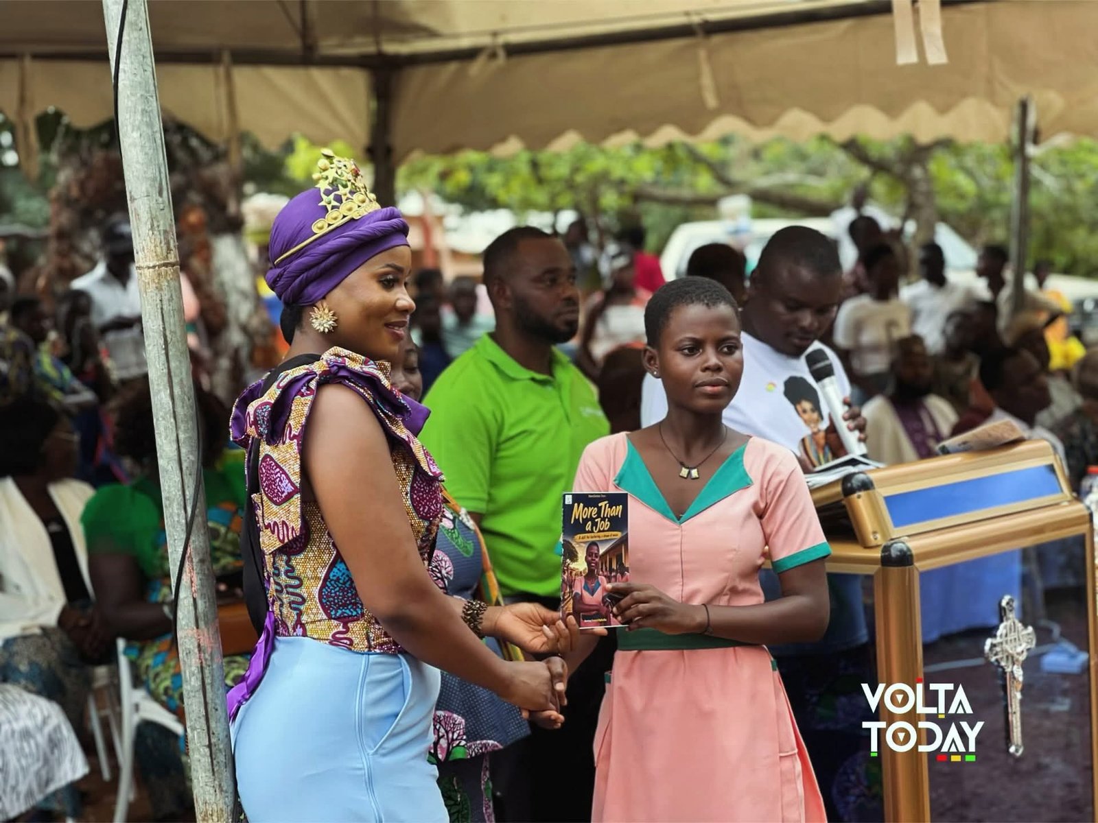 PICTURES: Moments Etornam and Dignitaries Inspects Her Newly Sponsored ICT Lab at Juapong RC Basic School