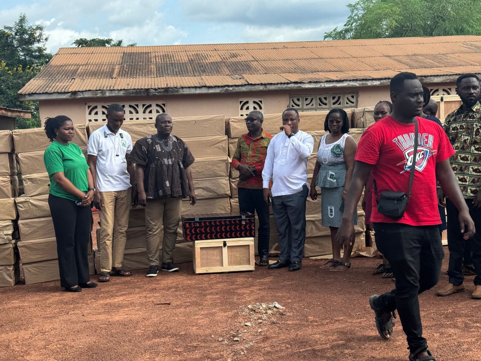 Nortsu-Kotoe Supports Parents with Donation of 200 Trunk and Chop Boxes to AVESCO First-Year Students
