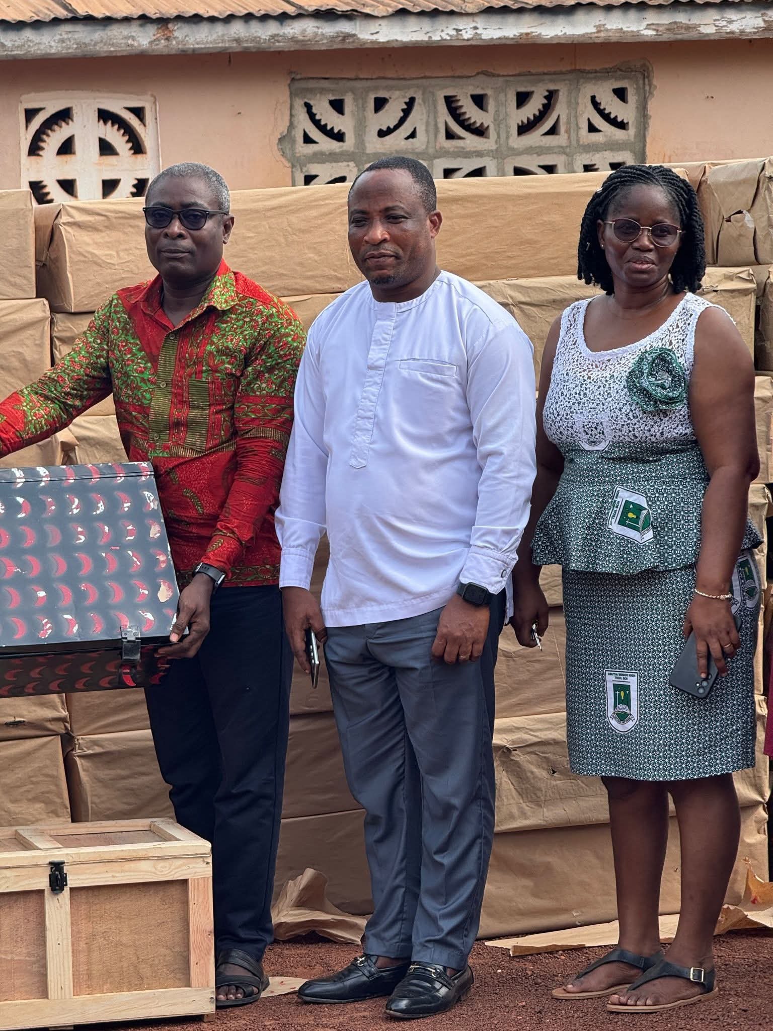 Nortsu-Kotoe Supports Parents with Donation of 200 Trunk and Chop Boxes to AVESCO First-Year Students