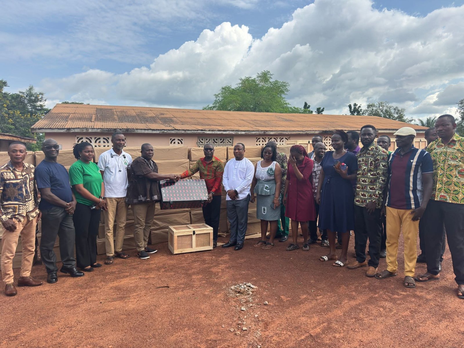 Nortsu-Kotoe Supports Parents with Donation of 200 Trunk and Chop Boxes to AVESCO First-Year Students