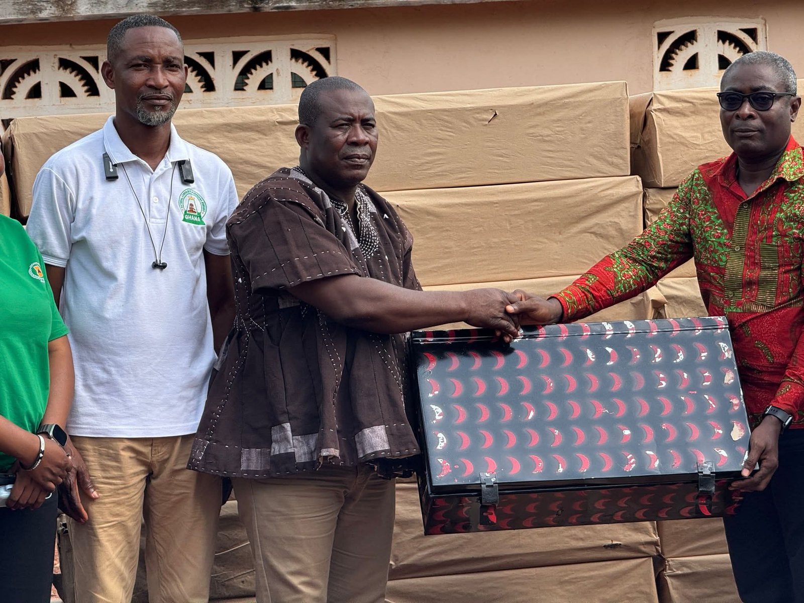 Nortsu-Kotoe Supports Parents with Donation of 200 Trunk and Chop Boxes to AVESCO First-Year Students